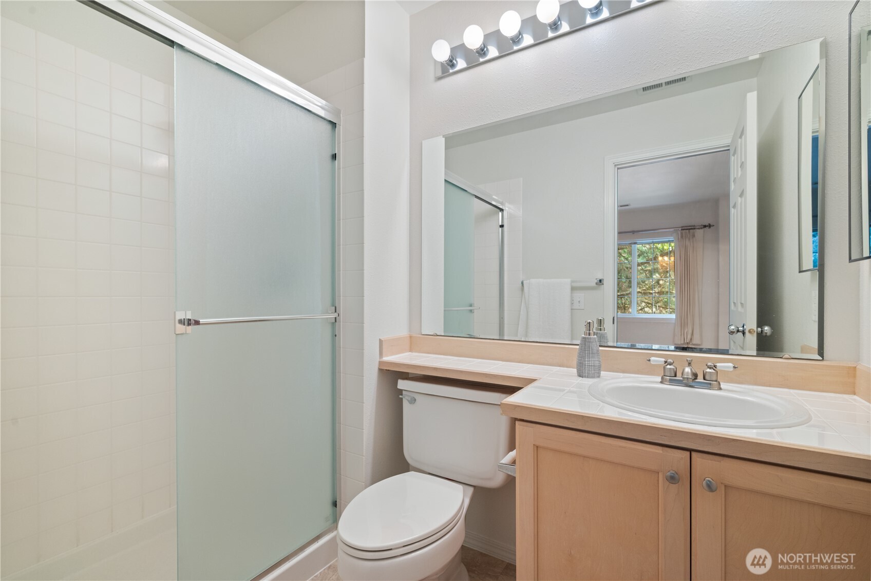 2nd bedroom with attached 3/4 bathroom
