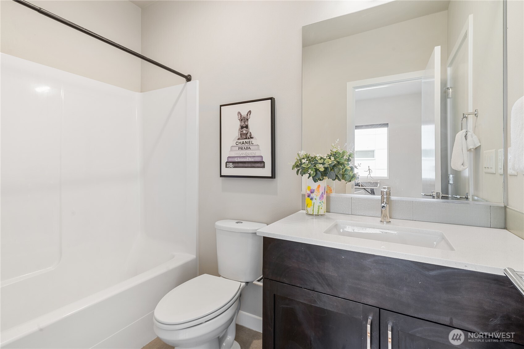 Full bath upper floor