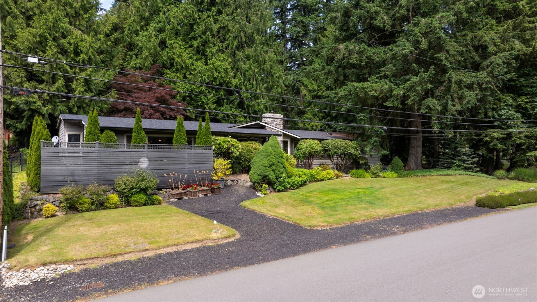 Coveted 1 level home in Cottage Lake/Leota.