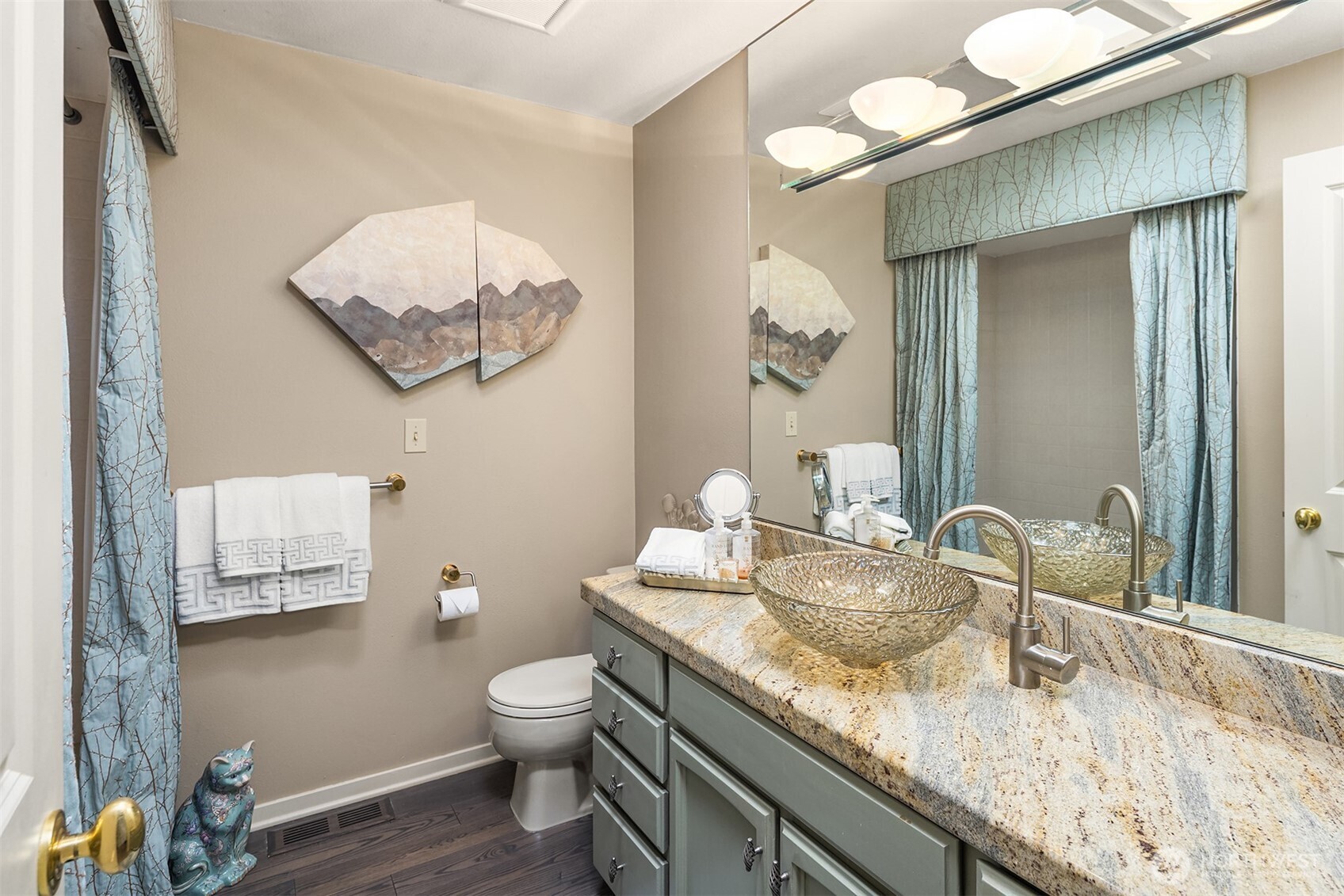 Main Floor Hall Bath