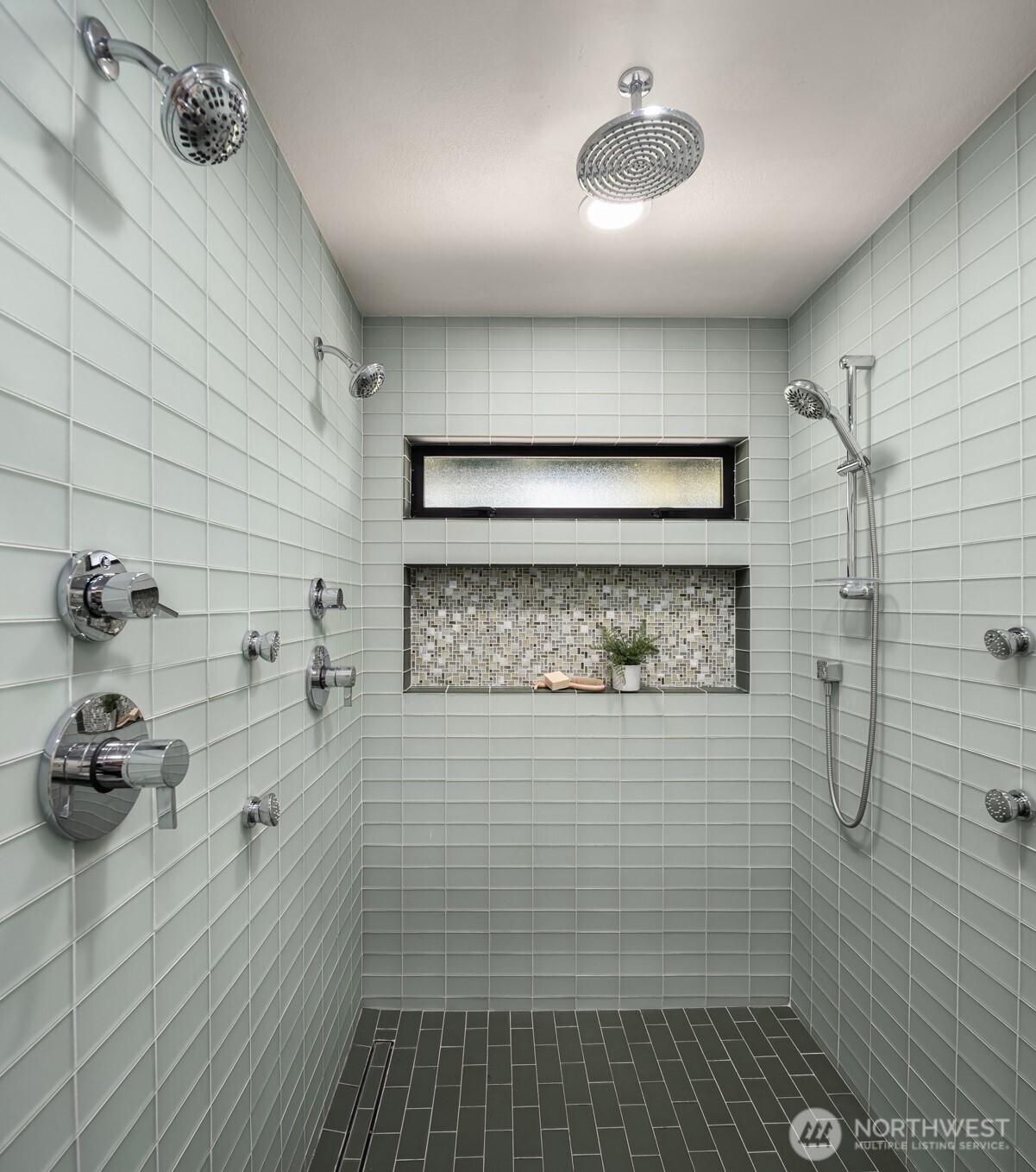 Spacious walk-in Shower