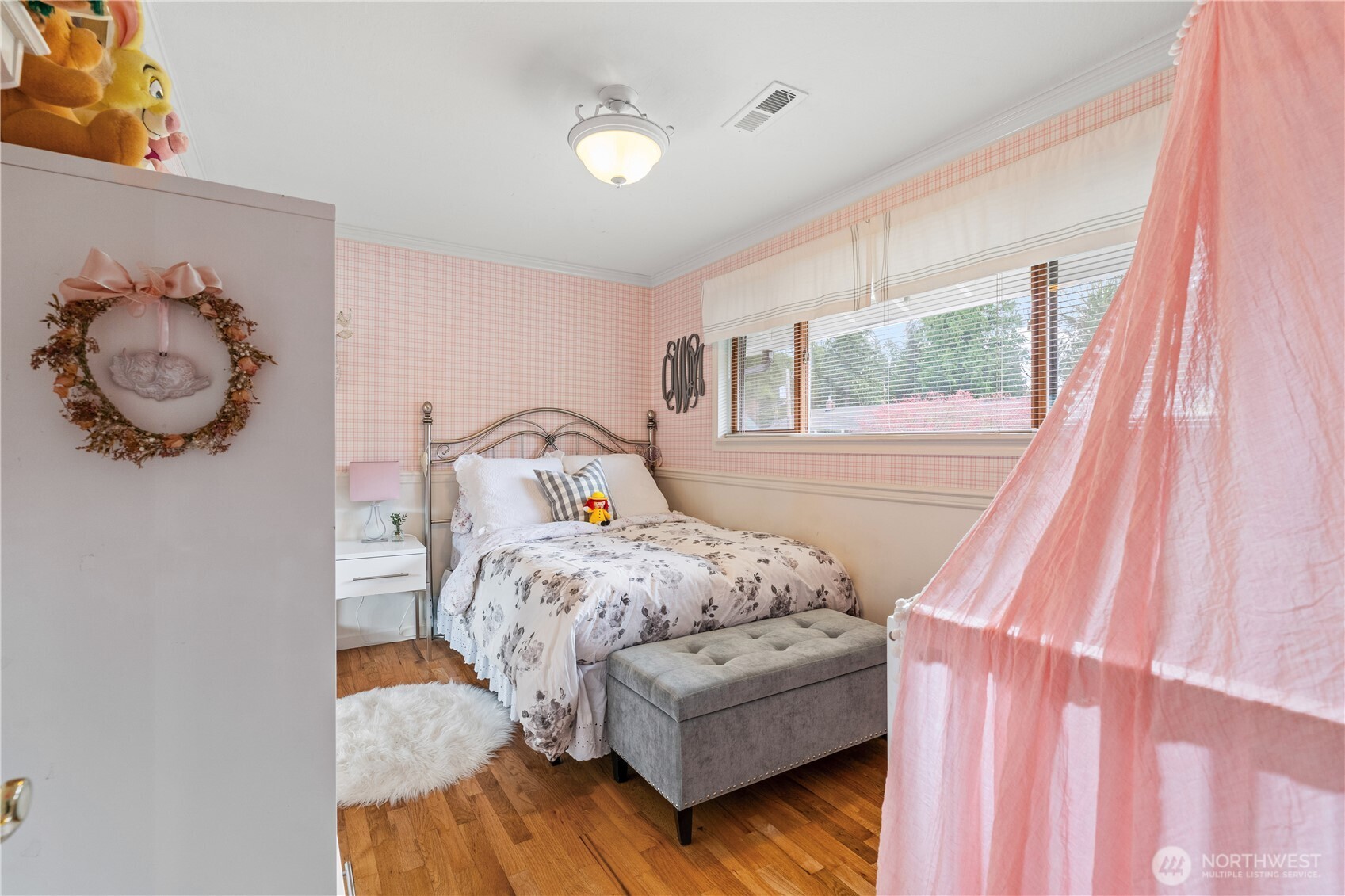 4/4 bedrooms on top level