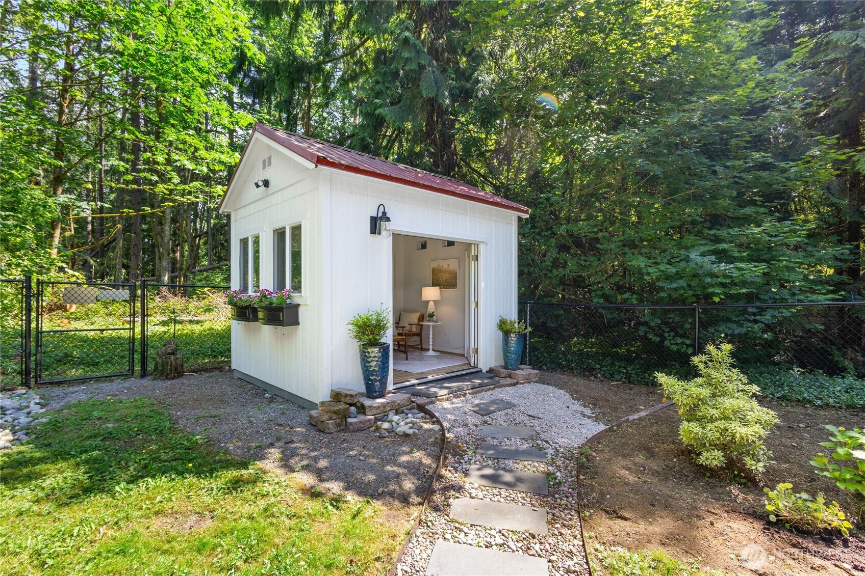 8’x10’ Studio - Fully insulated and finished with WiFi, smart thermostat, and smart lighting.