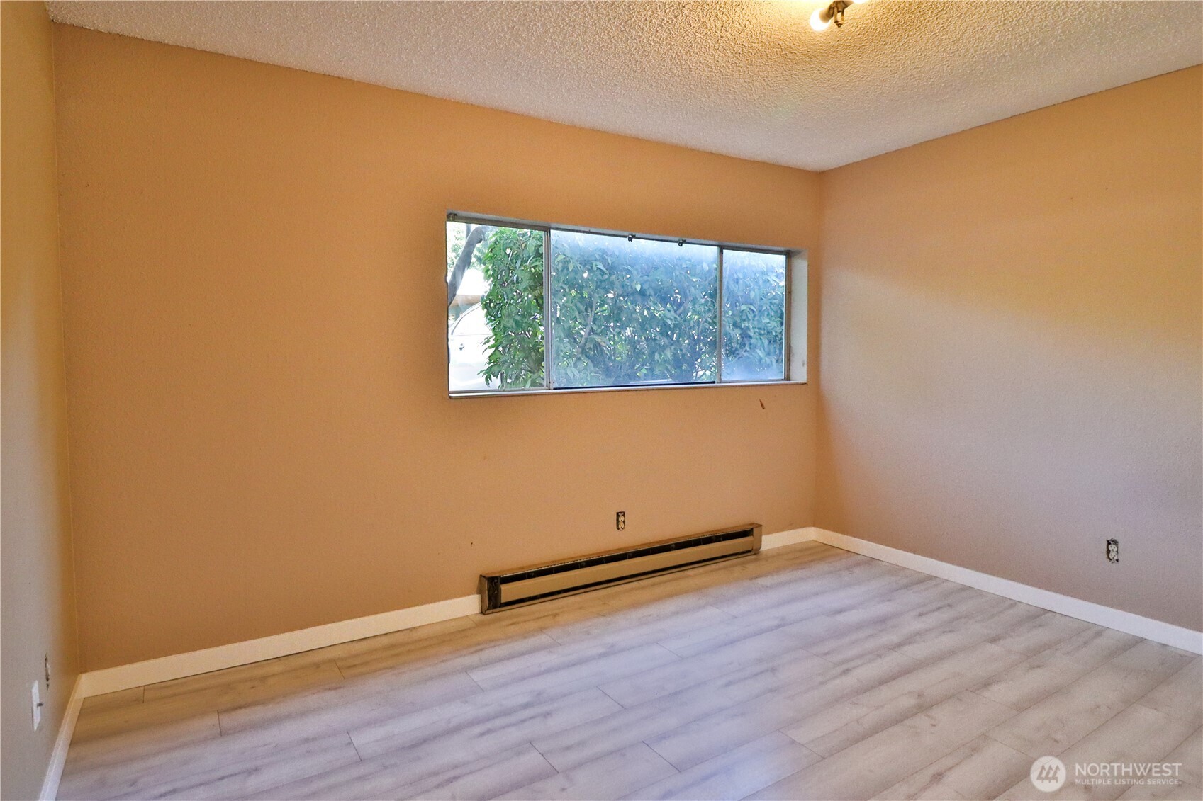 Full bathroom, new flooring.