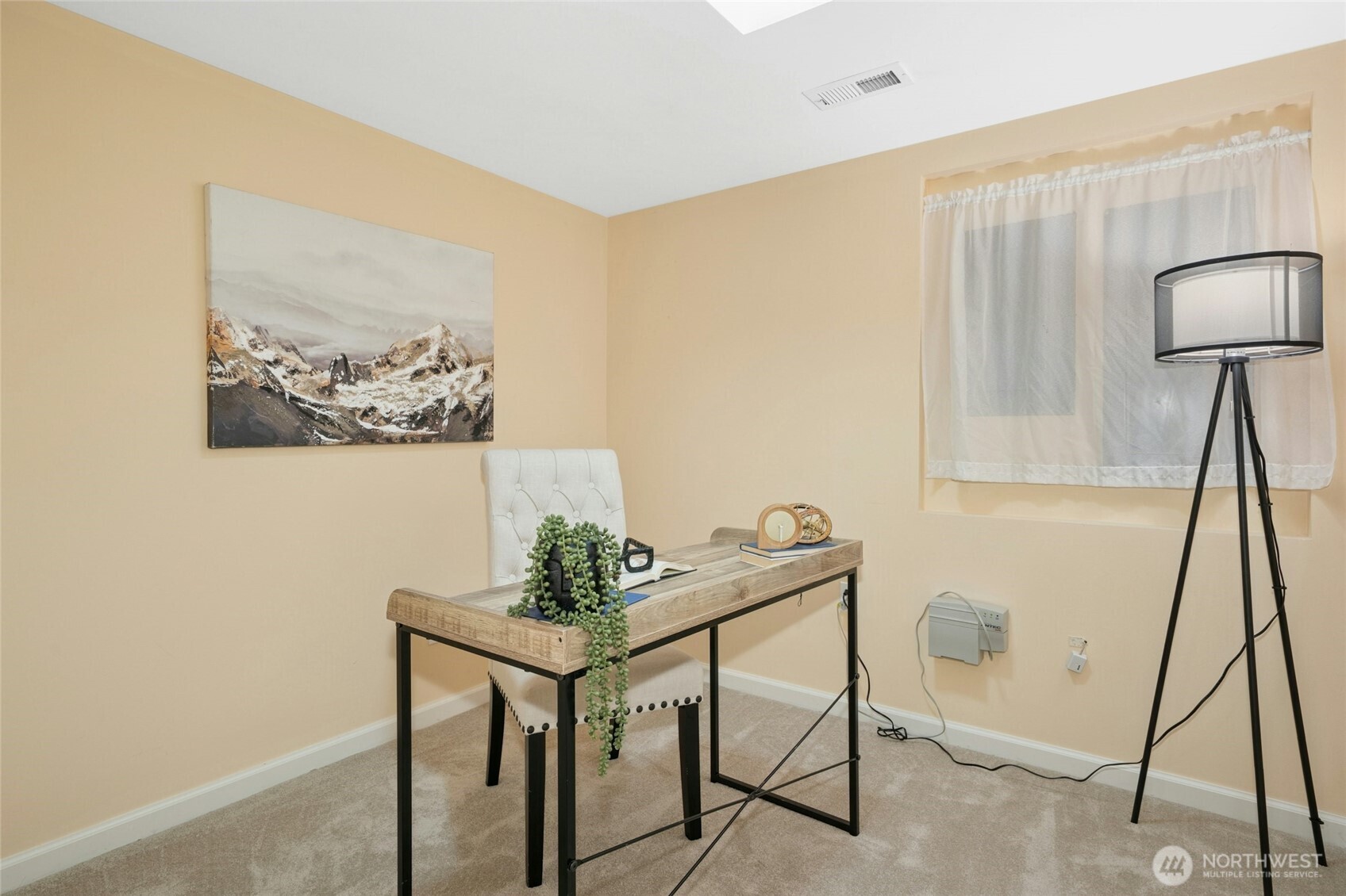 Imagine this can be studio, art room or just an office room