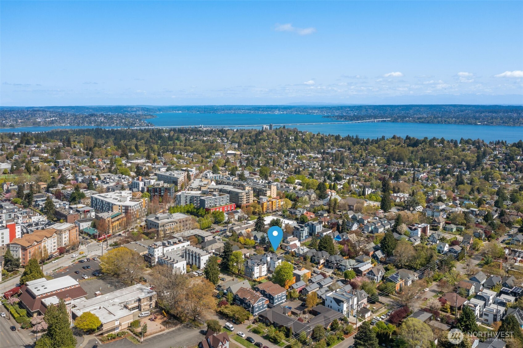 This aerial shot shows it all: close to everything yet perfectly set back. With that blue water view in the distance? Come on.