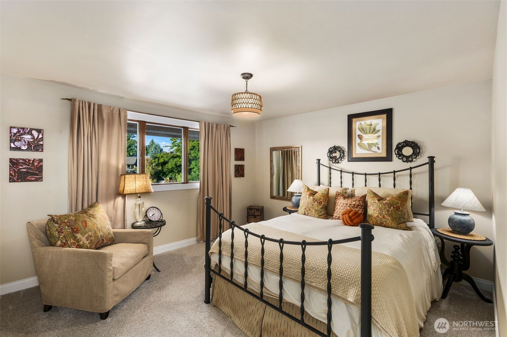 Large third bedroom w/ lake & garden views.