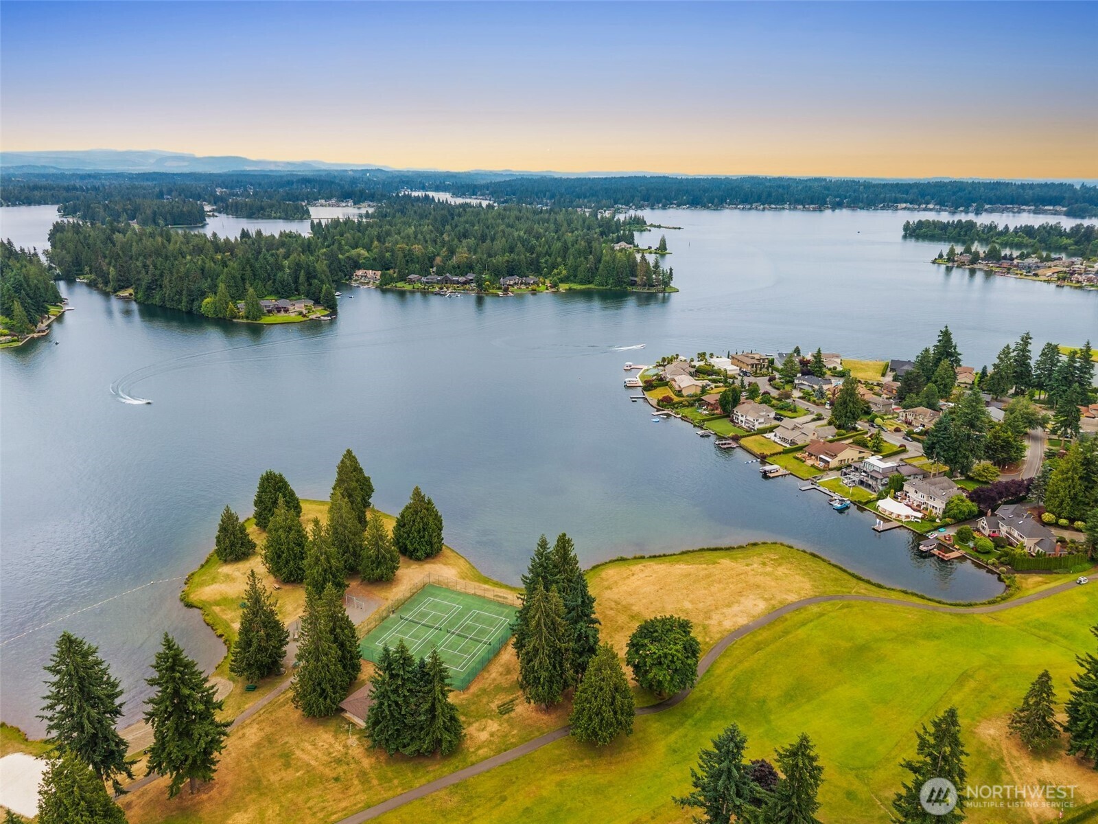 Rated "Best 9-hole gold course in Washington" by Inside Golf.