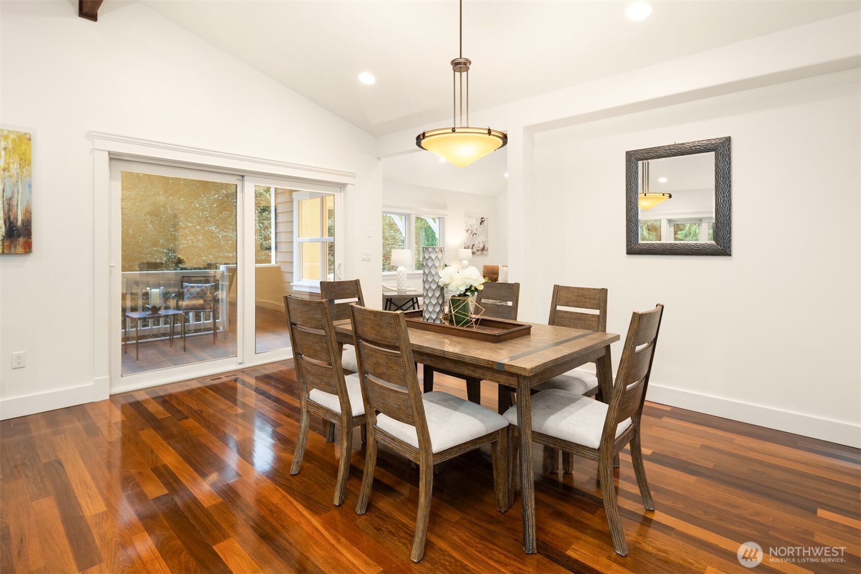Dining room.