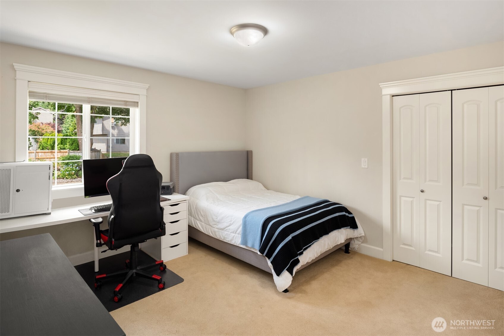 2nd floor en suite bedroom