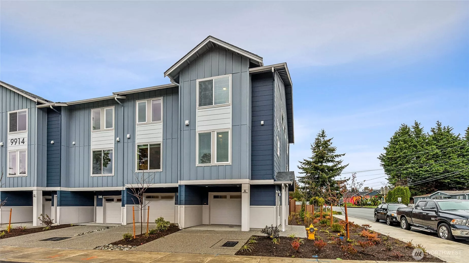 Photos are for representation only.  Features, colors, and selections may differ from photograph. See site agent for details.