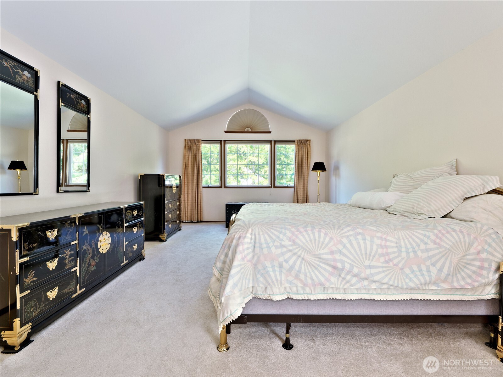 Spancious Primary suite at upstair.