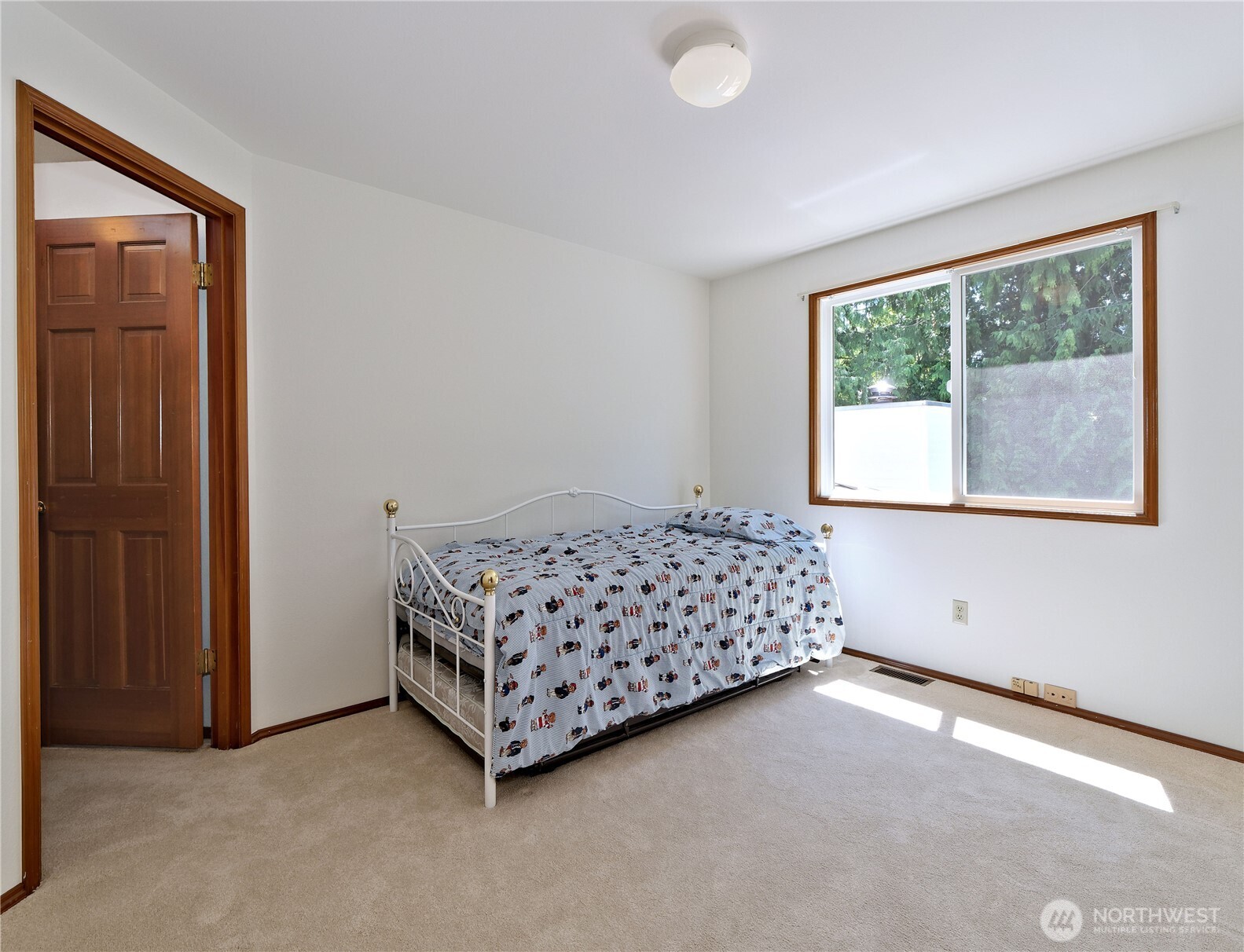 2nd bedroom with Walk-In closet.