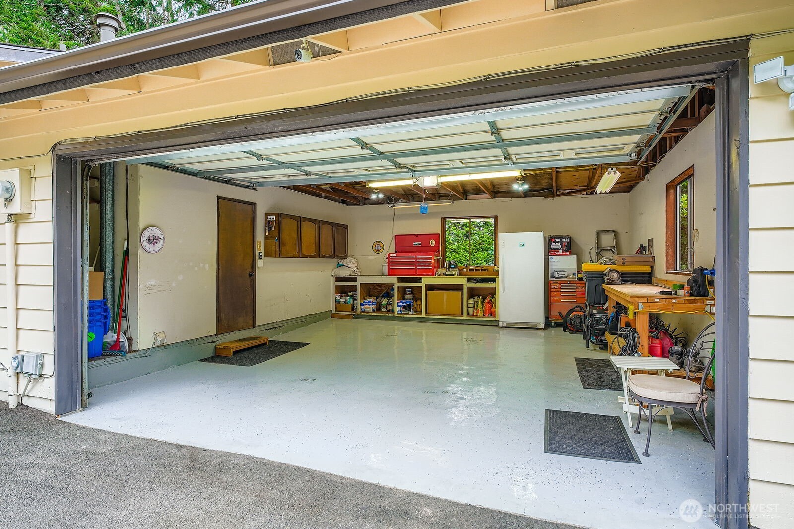 Garage.