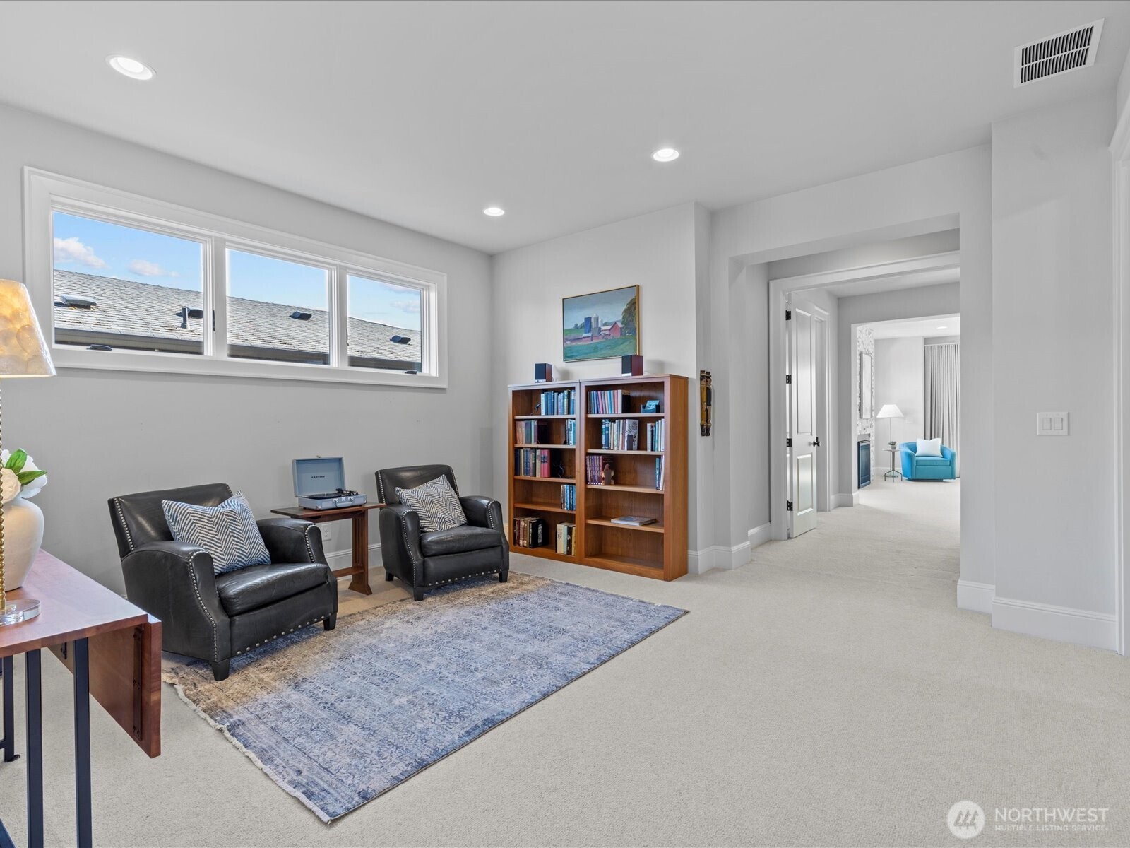 An additional loft area provides a versatile space perfect for reading, crafts, or games—offering a cozy retreat for both relaxation and creativity.