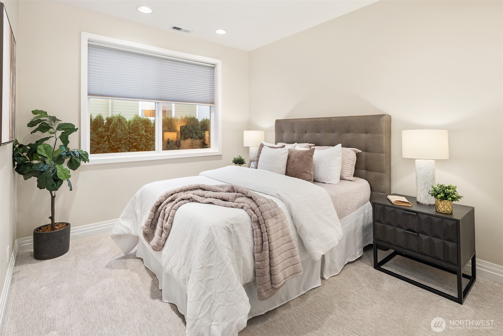 Secondary bedroom