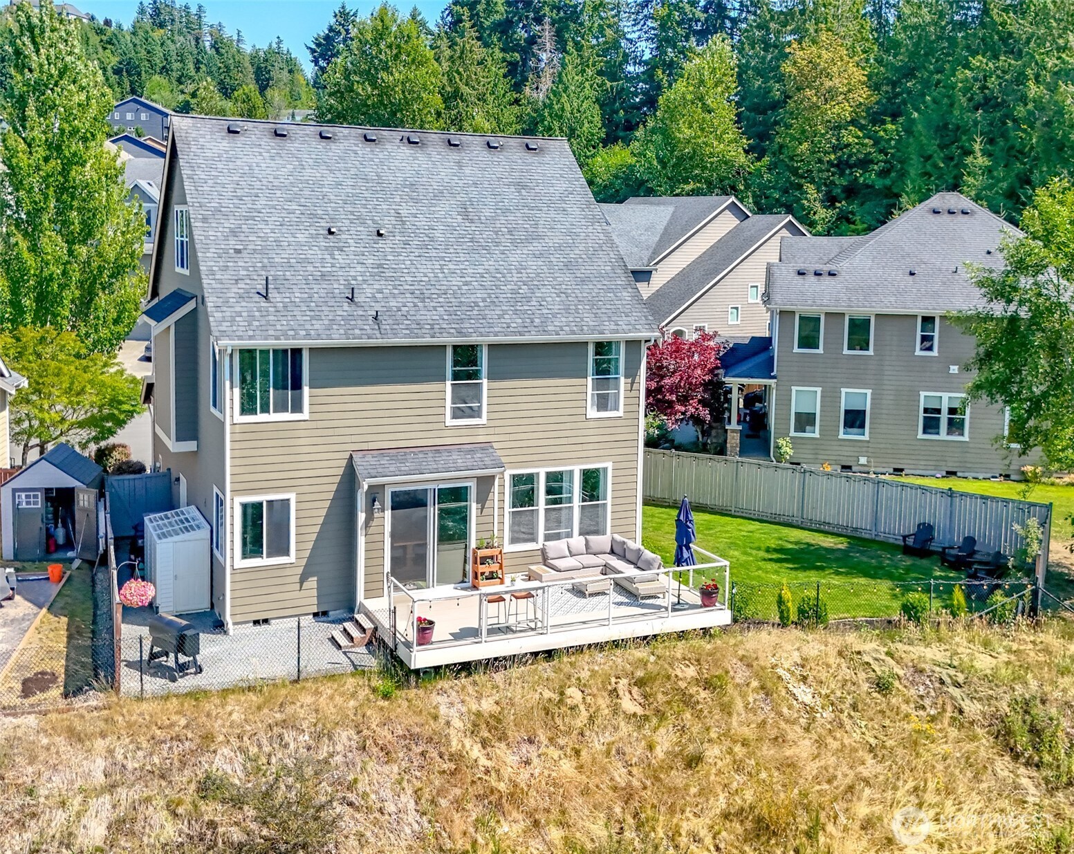 Private and quite backyard with no homes behind
