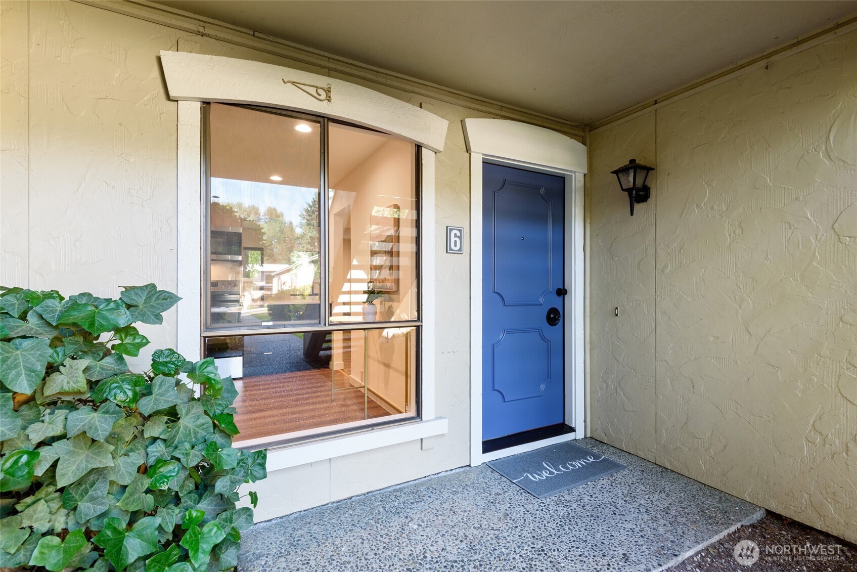 Convenient ground floor condo and entry