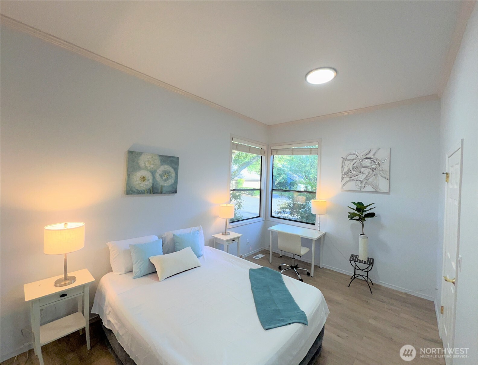 high ceiling bedroom in main floor