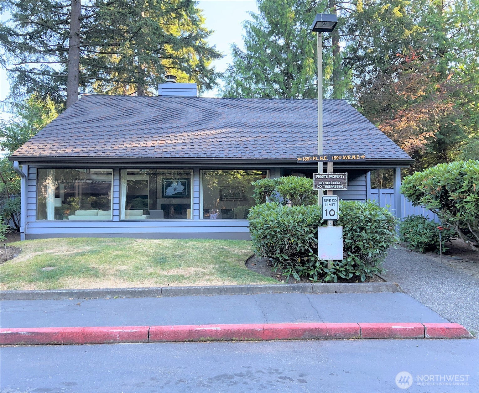 Club HOUSE