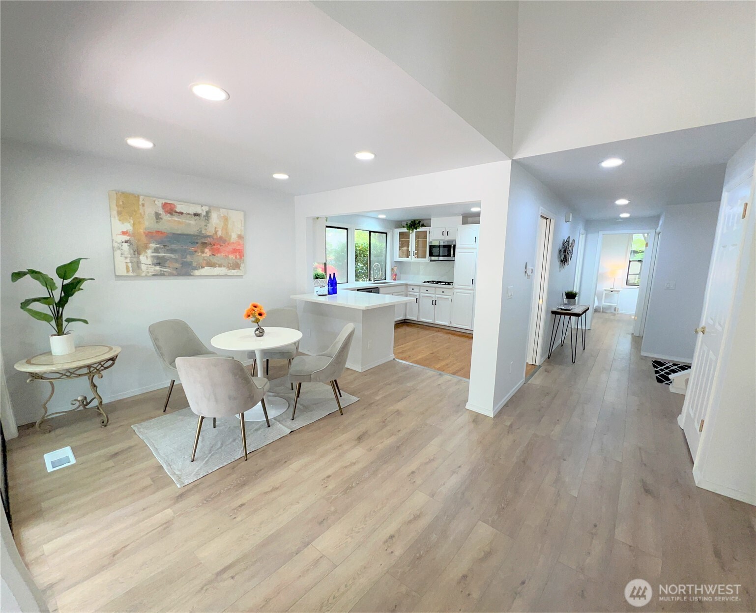 Open Kitchen to dinning