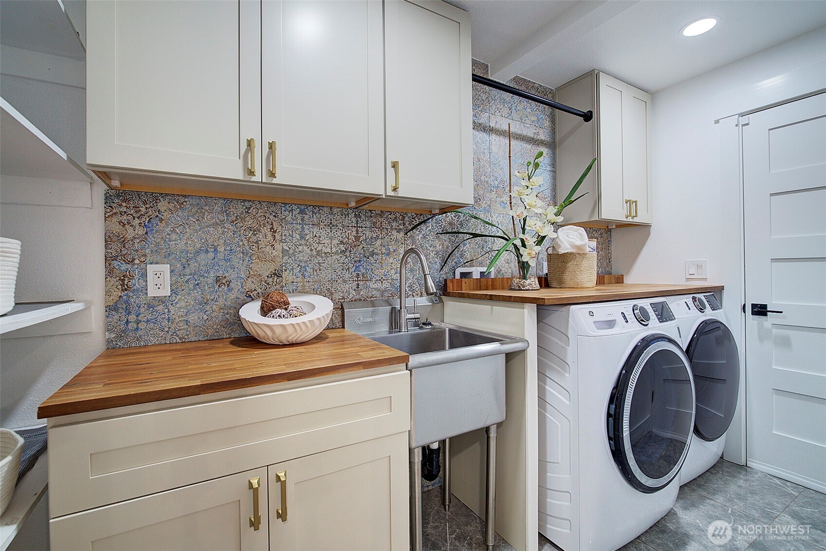 Laundry/ pantry/ wash room