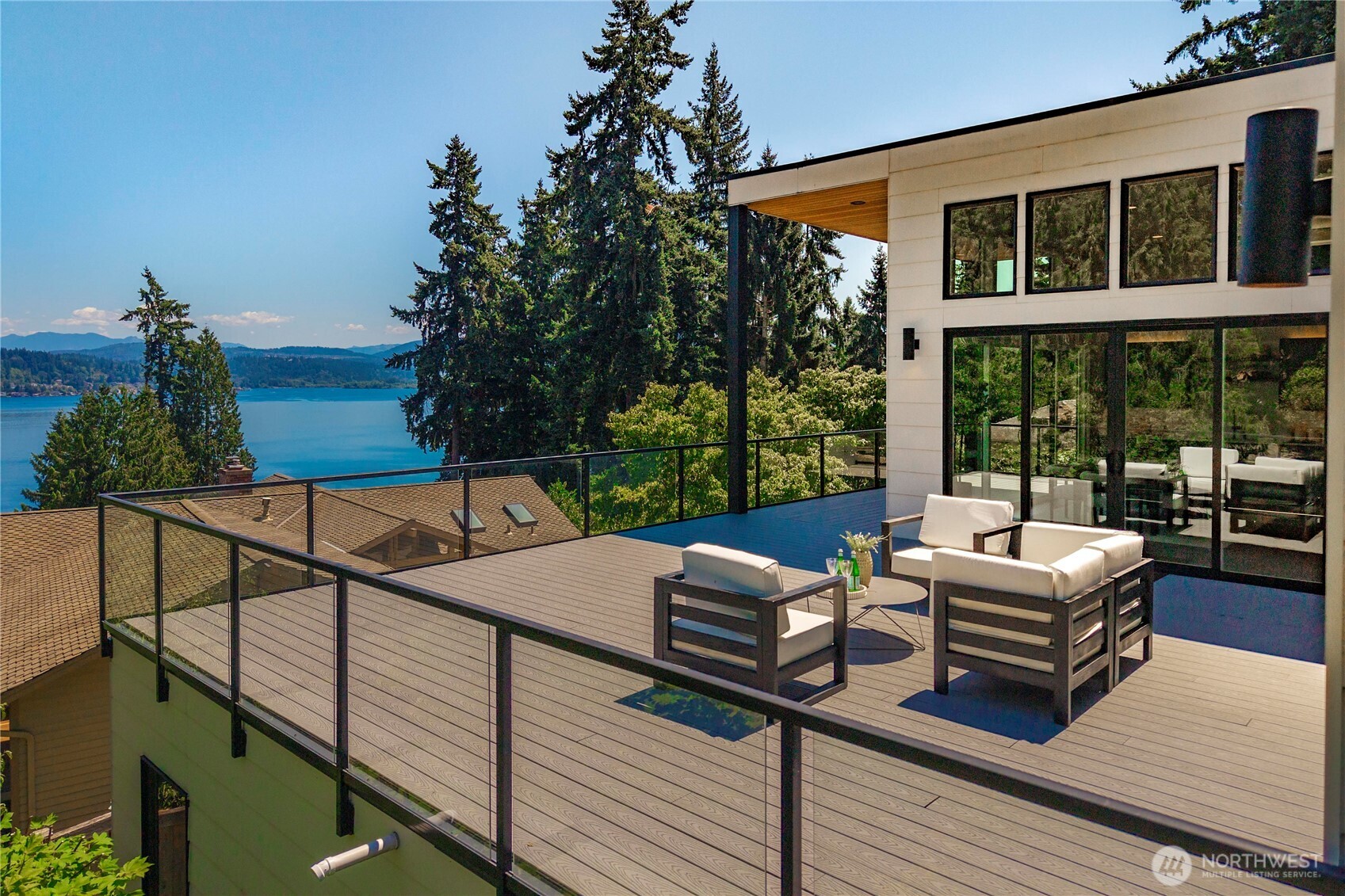 Spectacular Views from the Deck Make a Statement
