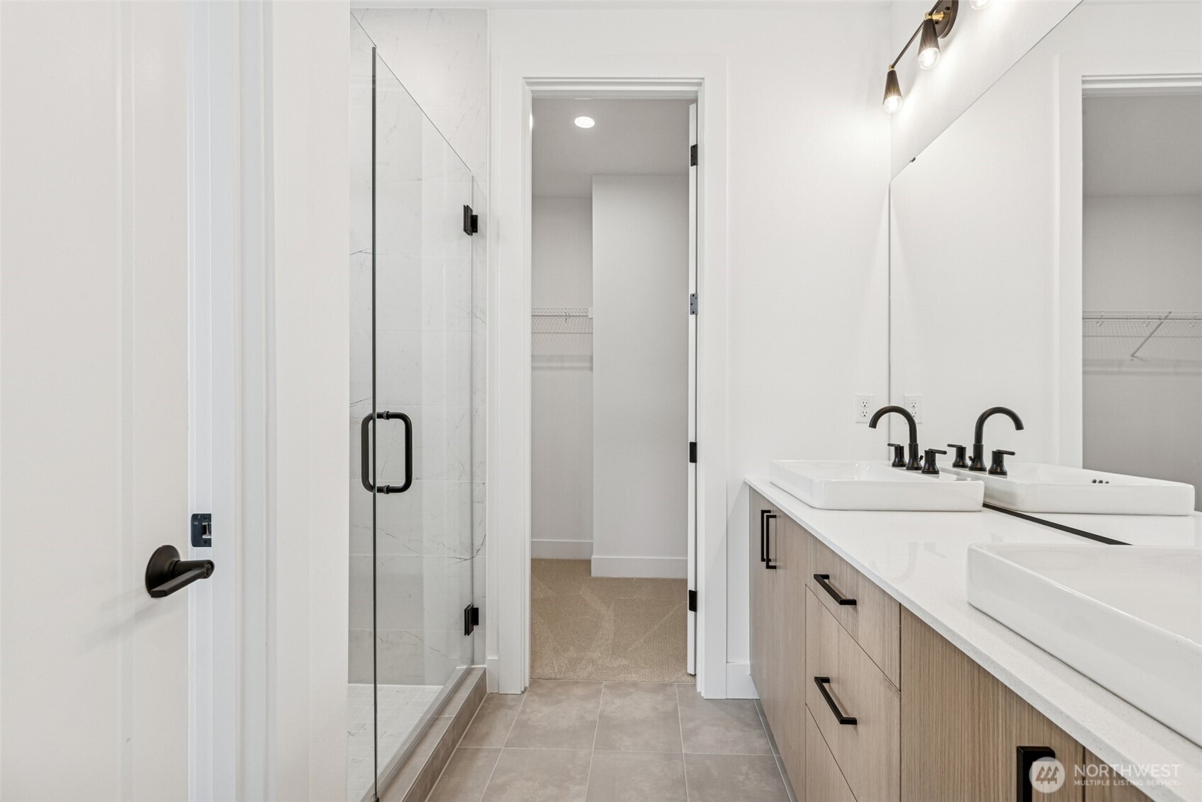 Primary shower with seat