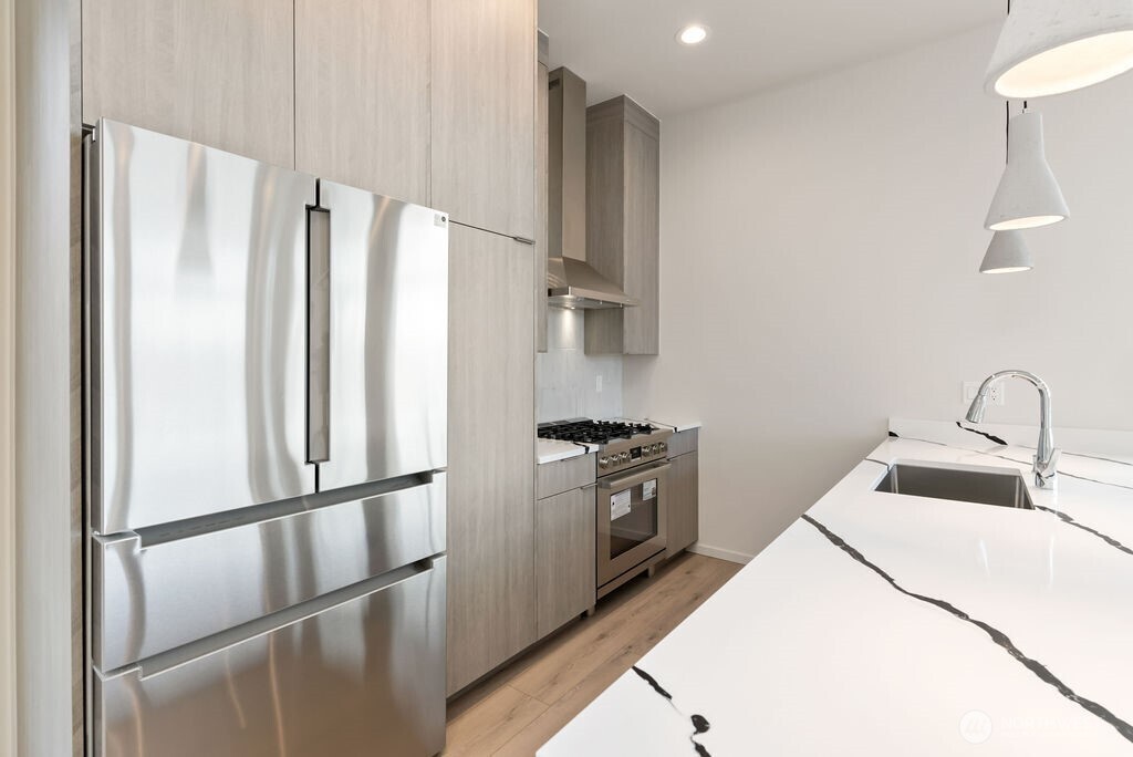 3rd floor kitchen-pic is of similar unit