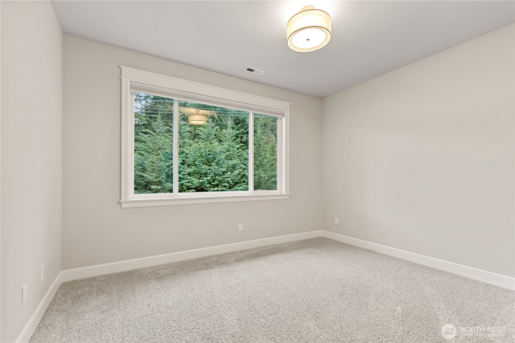 2nd Bedroom (on this side)
