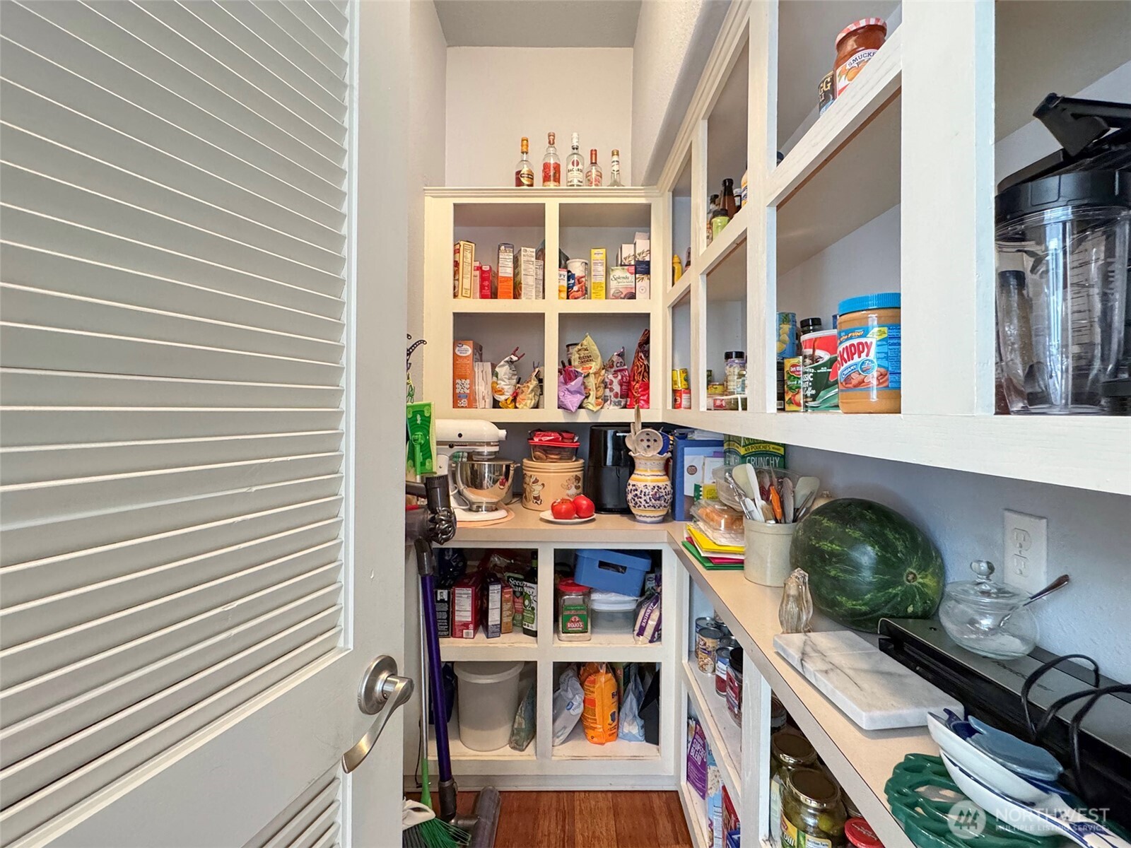 walk in pantry
