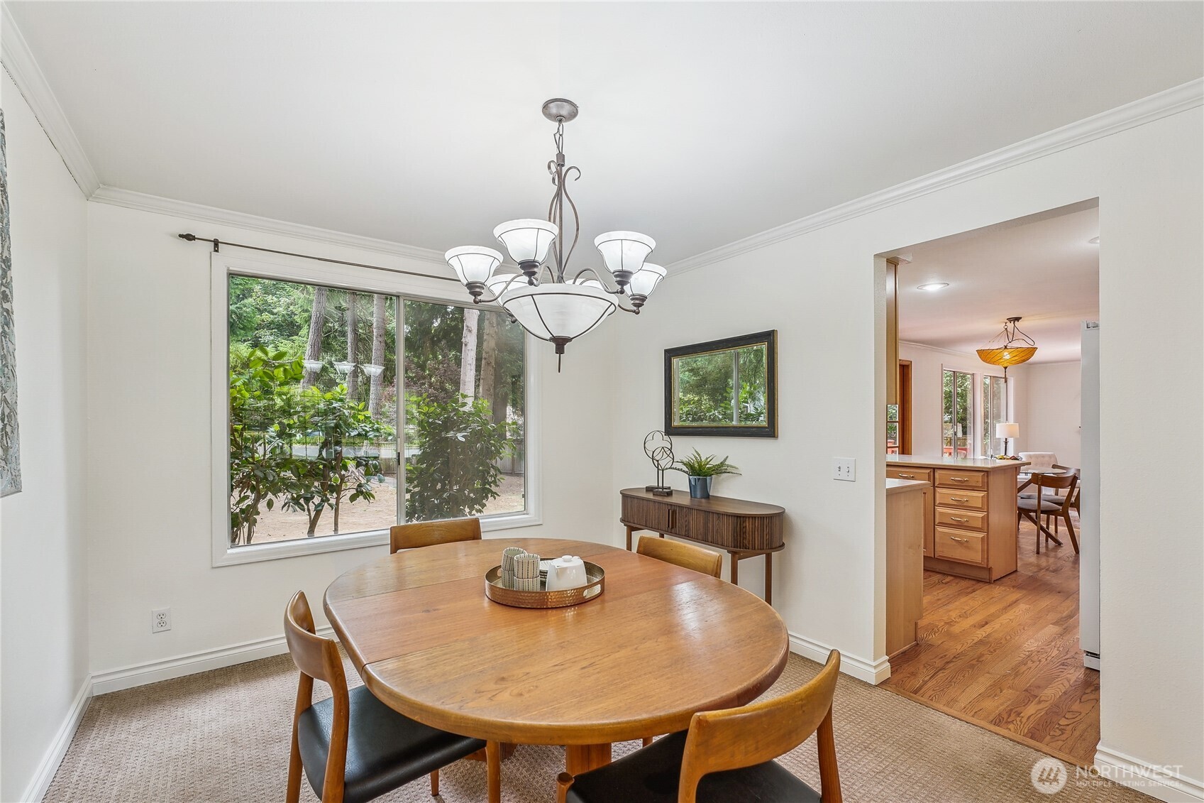 Dining off kitchen & living room