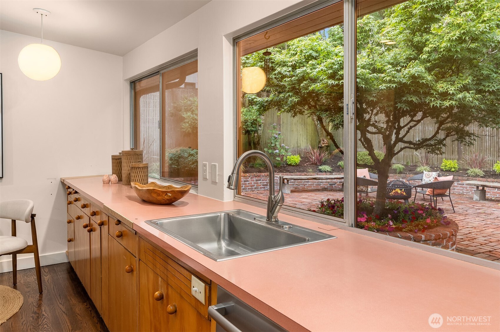 Vintage cool inside, blooming beauty outside. Who says you can’t have both?