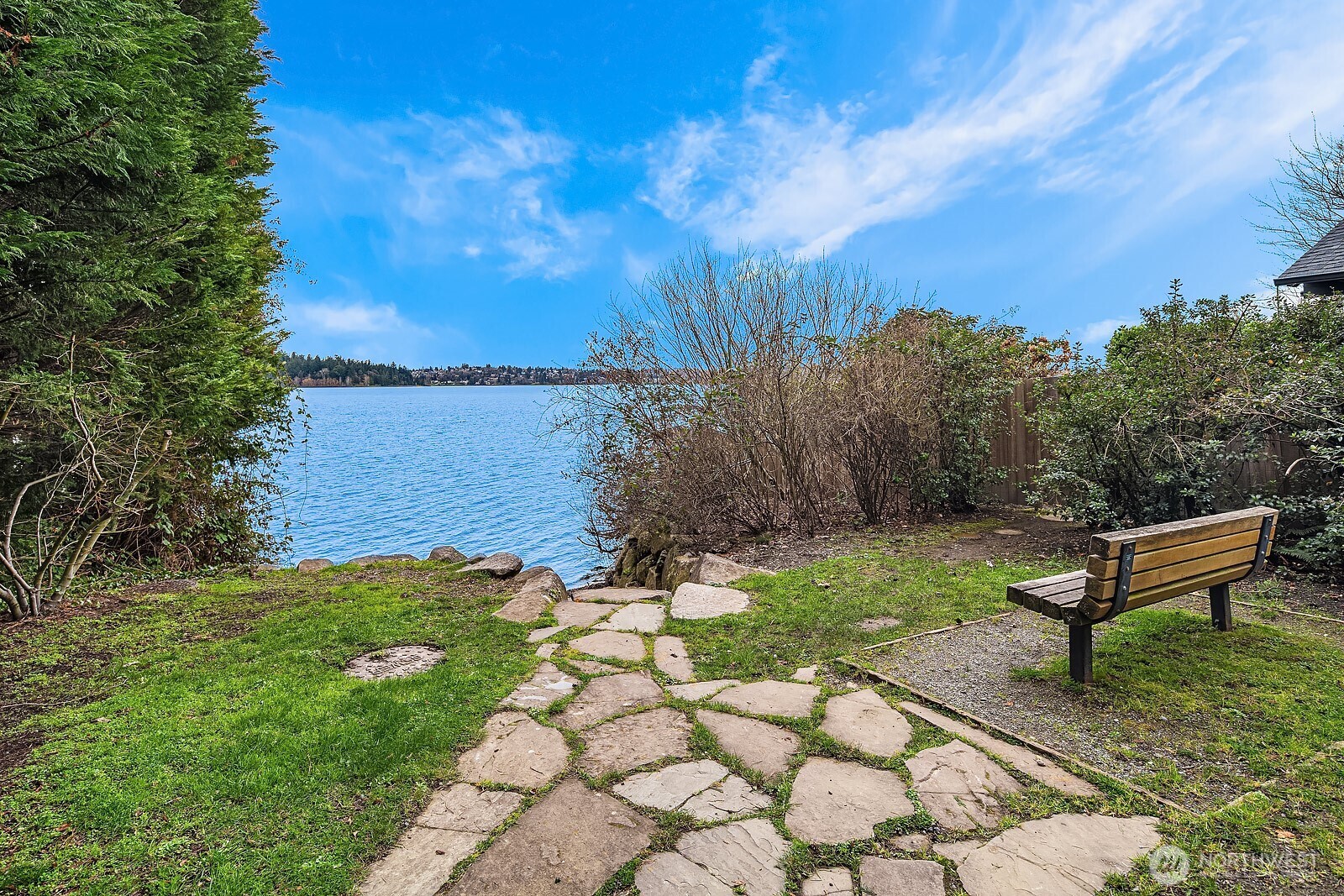 Just a 2-minute stroll from the home, Franklin Landing is a beloved community gem—one reason this neighborhood is among Mercer Island’s most sought-after.