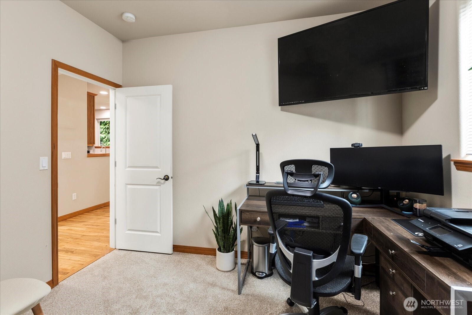 Main Floor Bedroom/Office