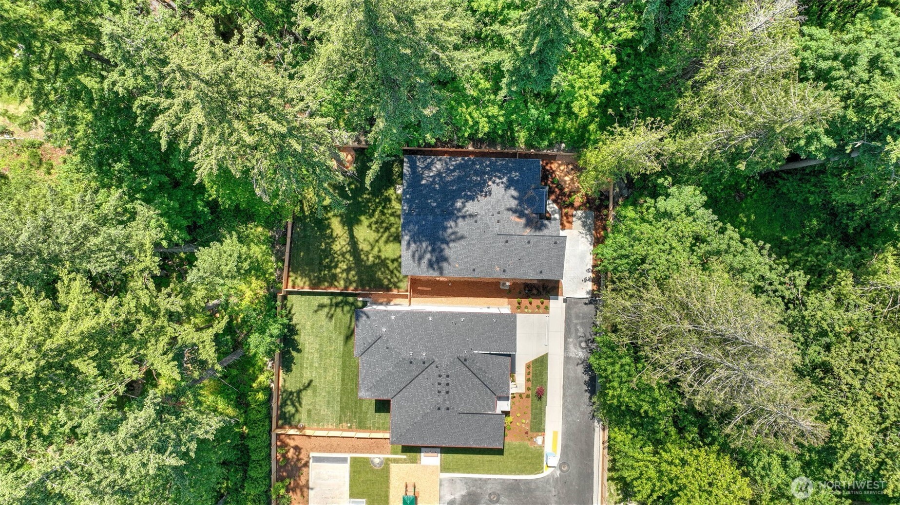 Lot#5 is located at the end of the cul-de-sac (top house in this pic).