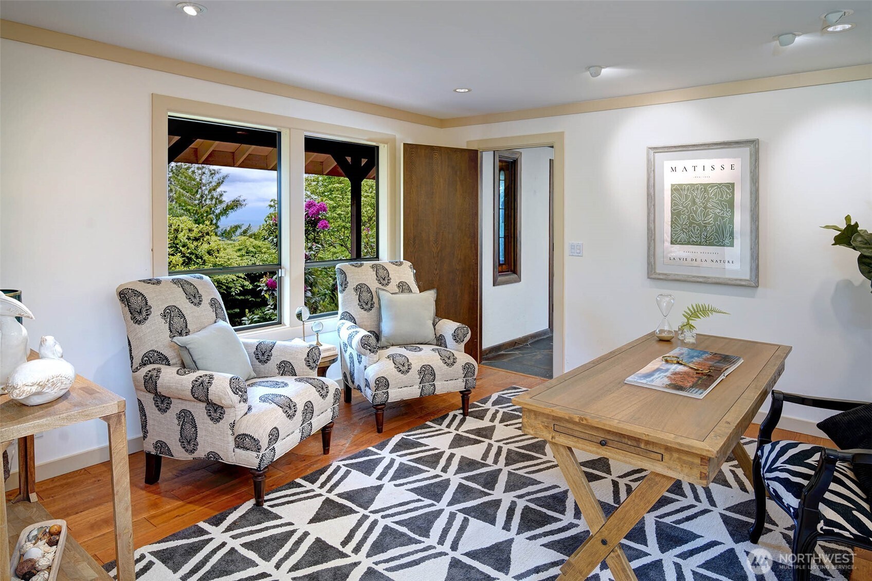 Fabulous Office space on the main level. 3/4 bath available if it needs to be used as a bedroom