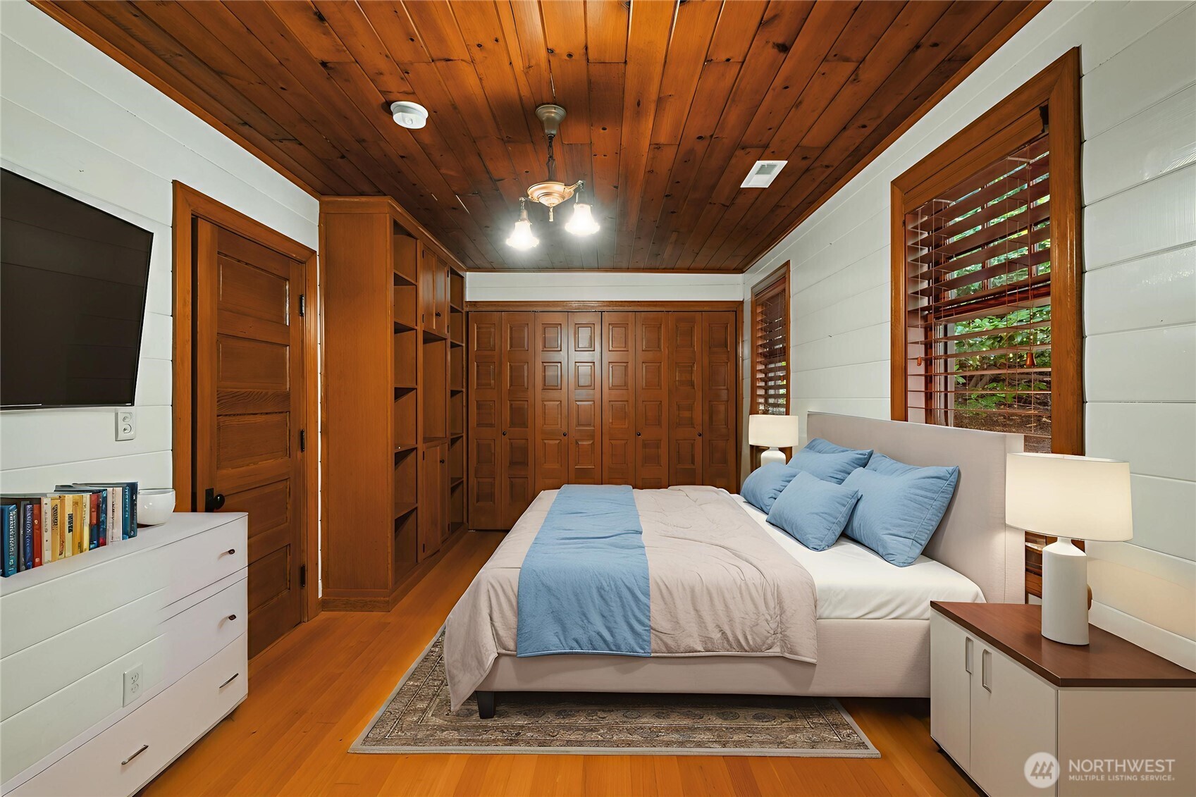 virtual staging 1 of 2 bedrooms in the 2nd Home