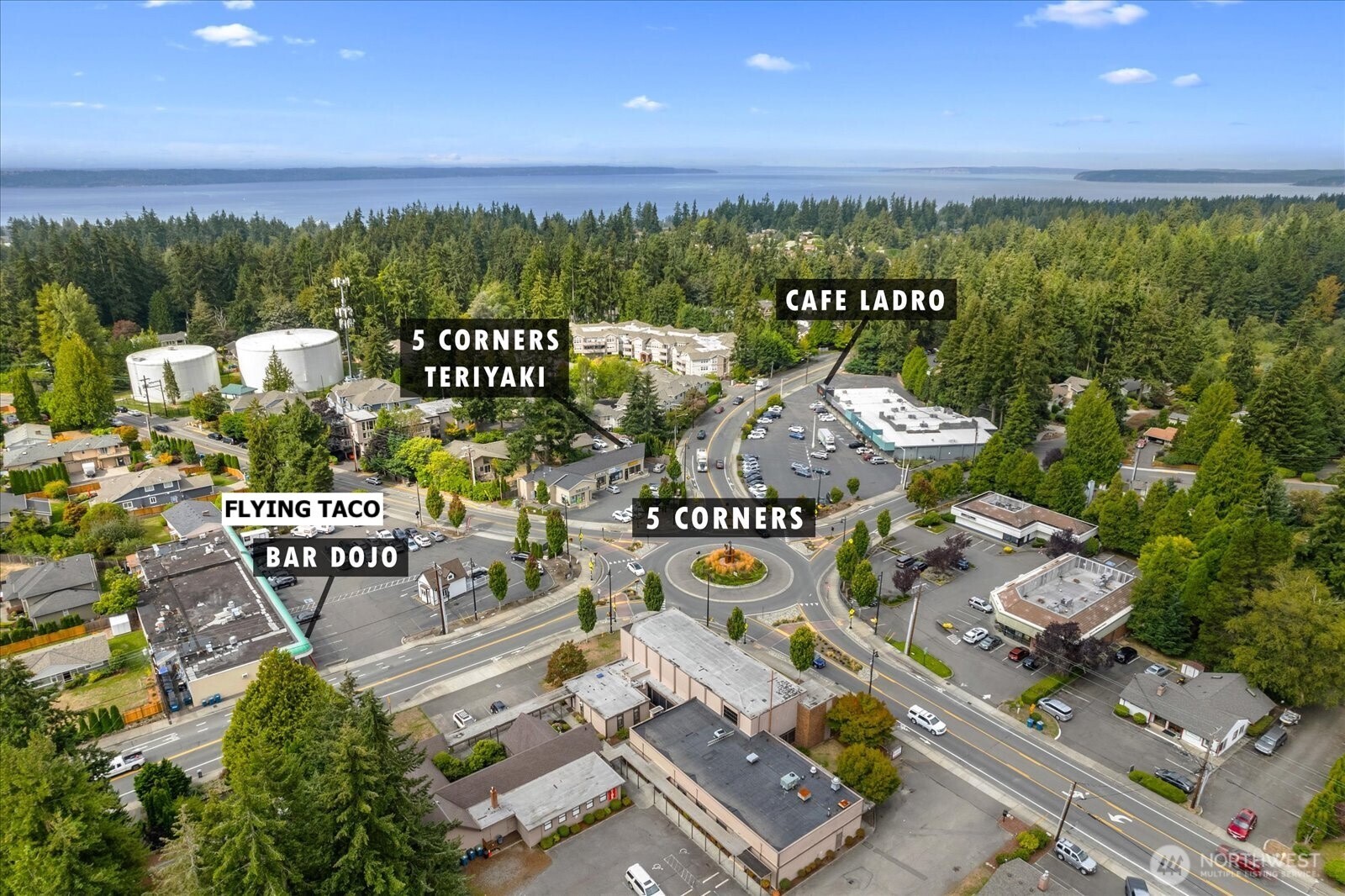 Just a short stroll to 5 corners, where you can enjoy some great restaurants just a few blocks away!