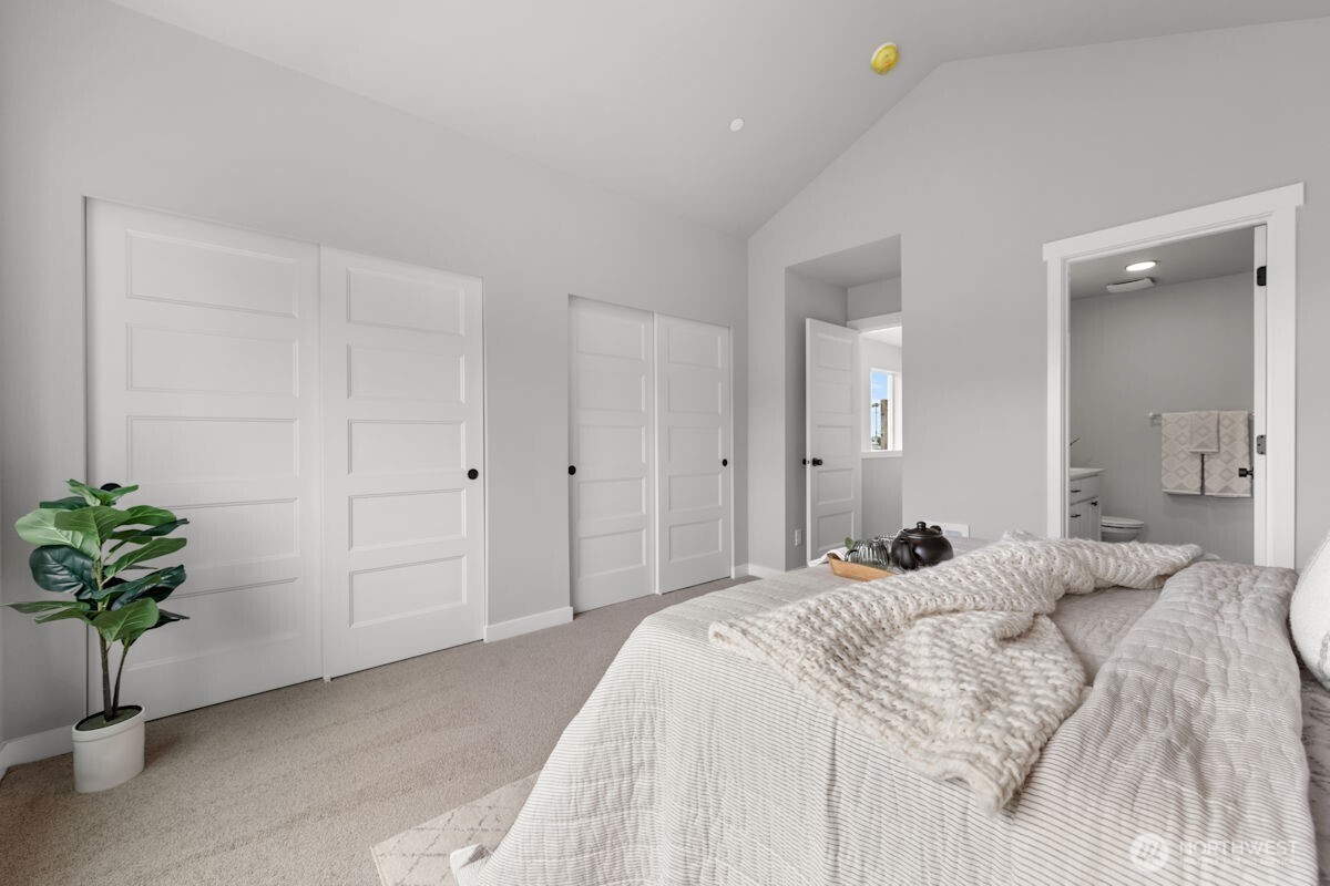 Photographs are for illustrative purposes only. Features, finishes, interior/exterior colors, landscaping and floorplan shown may vary from actual homes built.