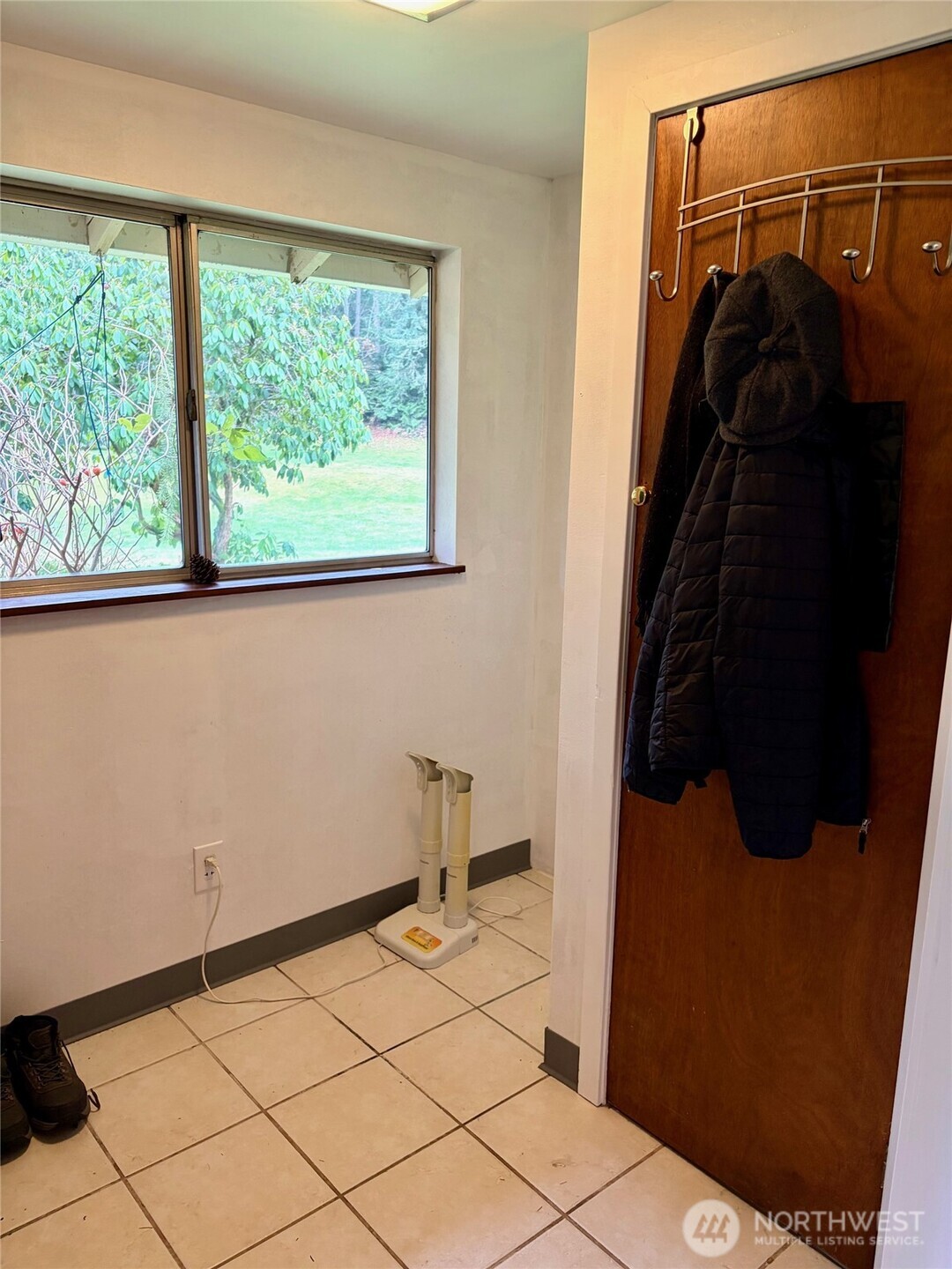 Main House Livingroom Fireplace