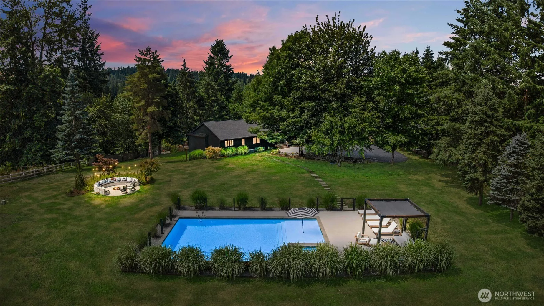 Stunning private home in Issaquah, 10 minutes shopping and dining!