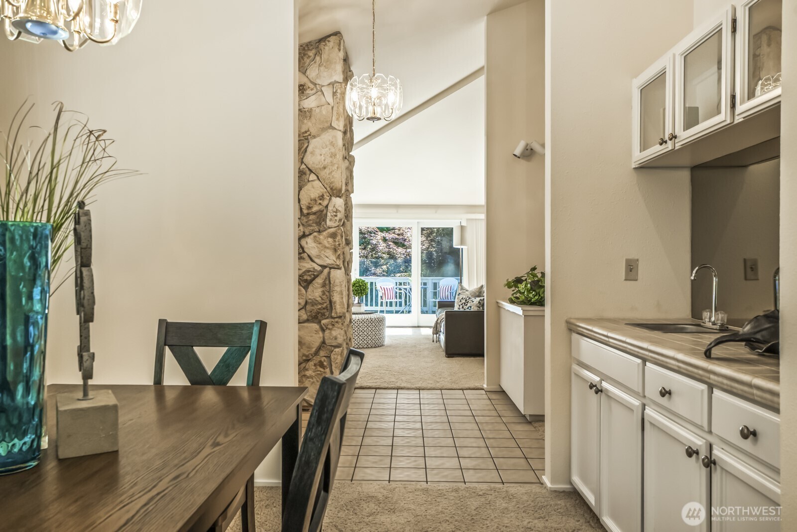 Wet bar and built in buffet