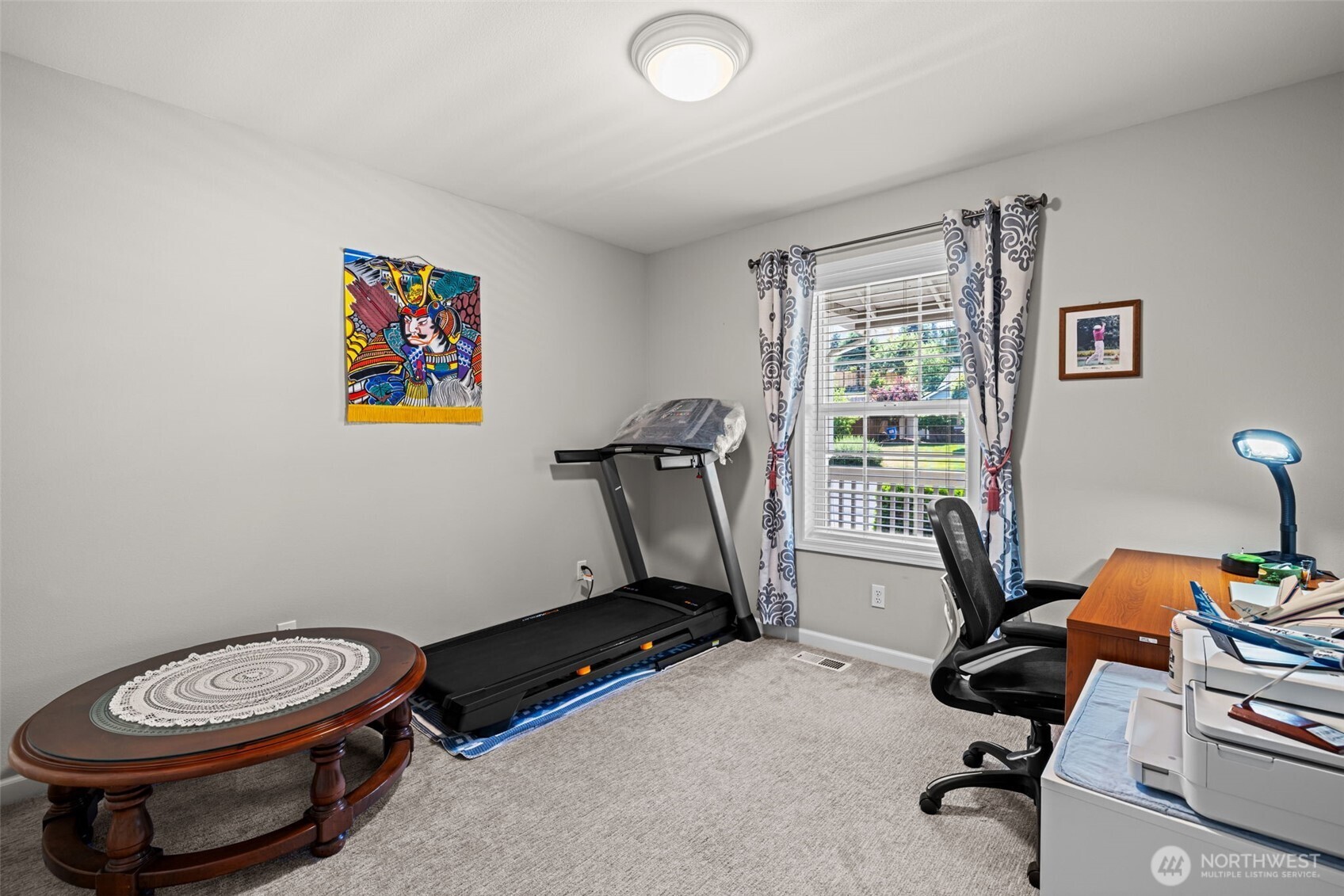 3rd bedroom. Newer carpet.