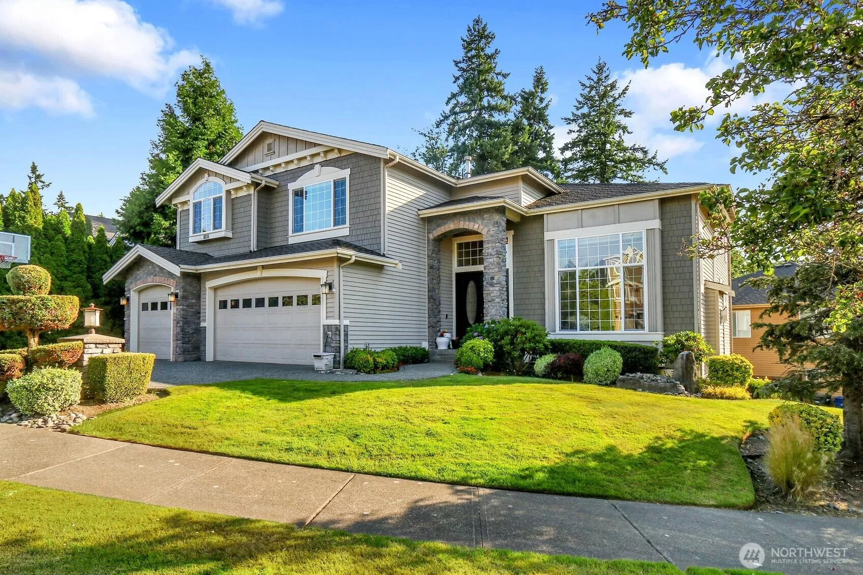 Welcome Home !!!! Exquisite corner lot in Sonoma Park development. You're going to love to live here.