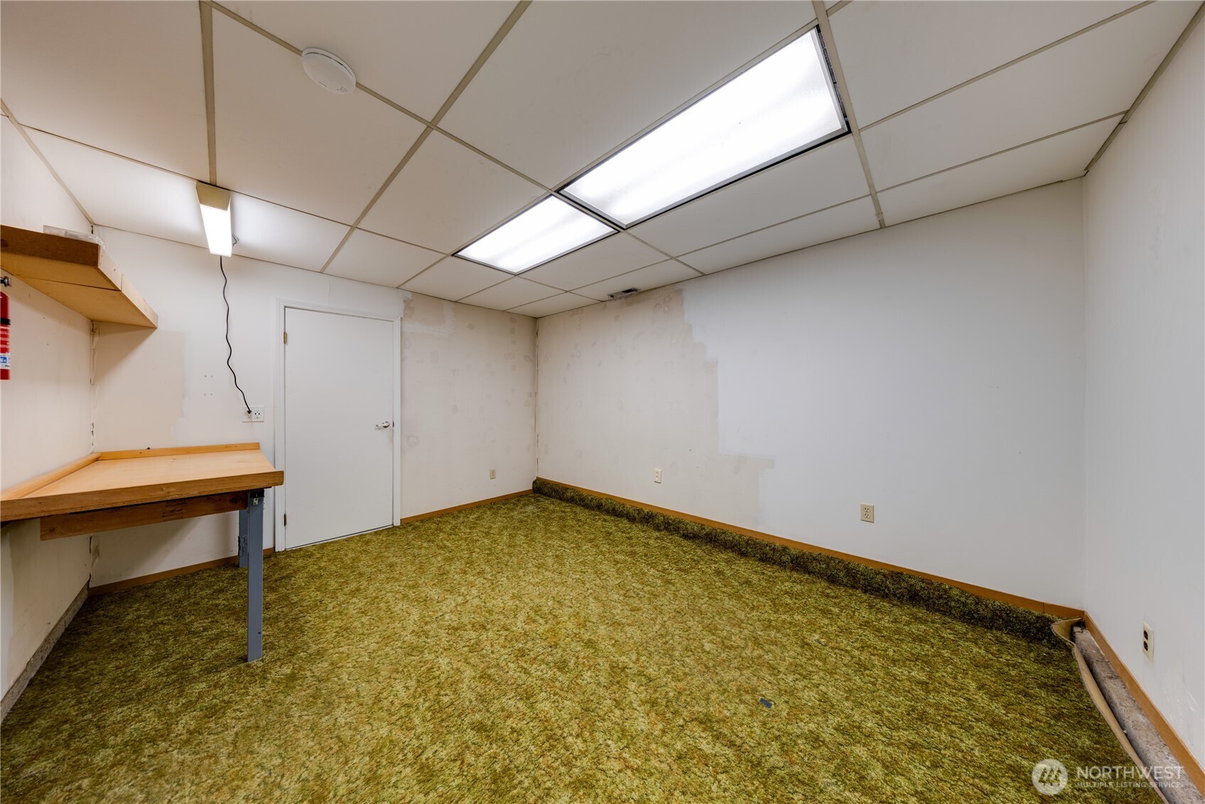 Another view of the office/hobby room