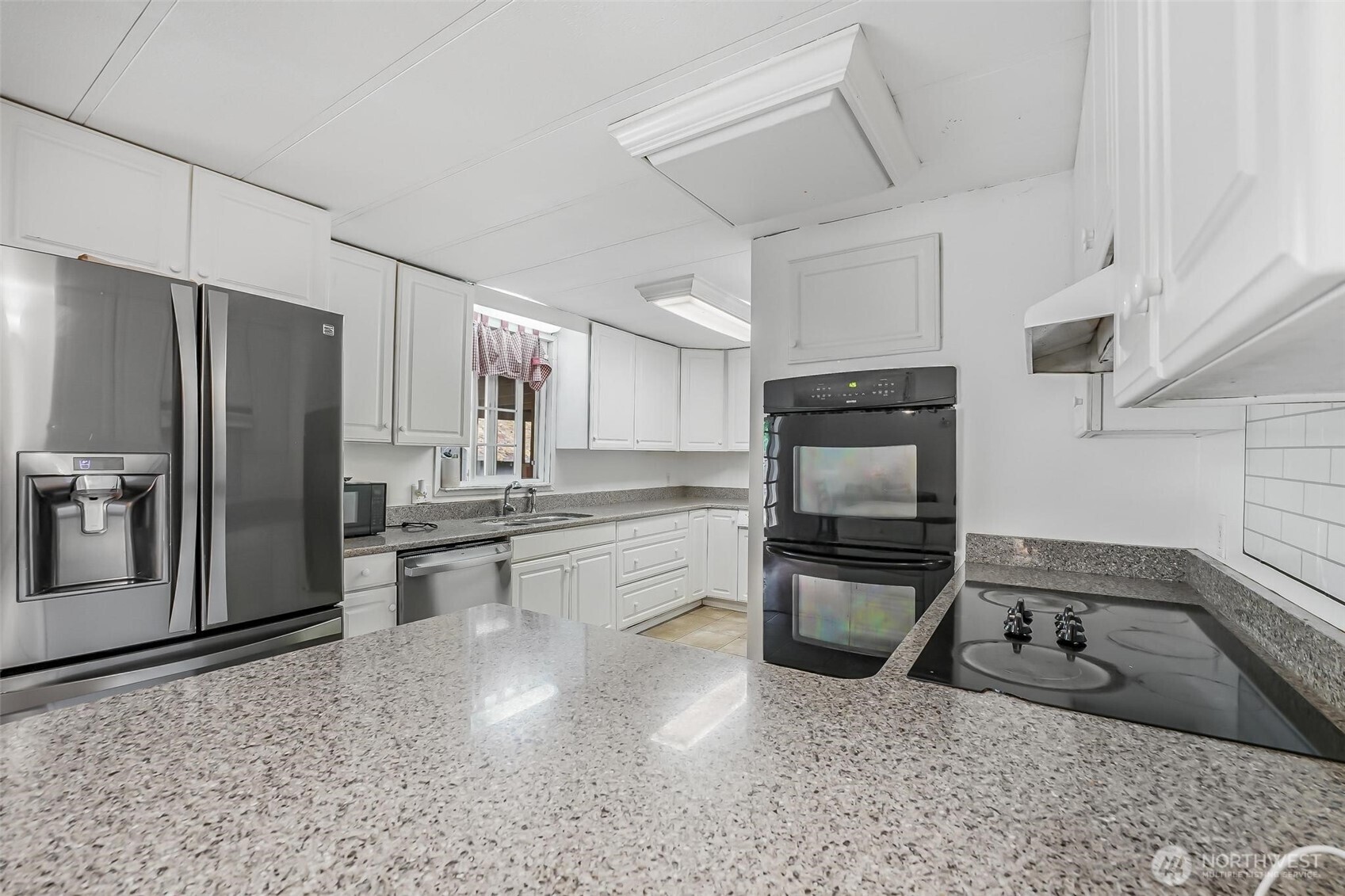 Kitchen all appliances stay