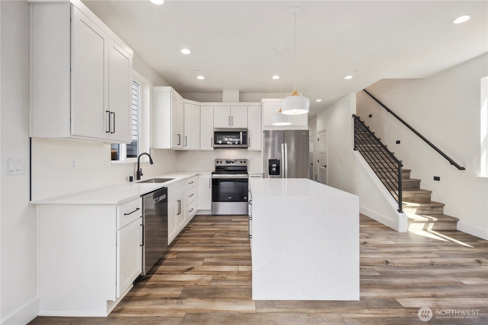 /NWM2417503/NWM2417503-5.jpg /NWM2417503/NWM2417503-5.jpg