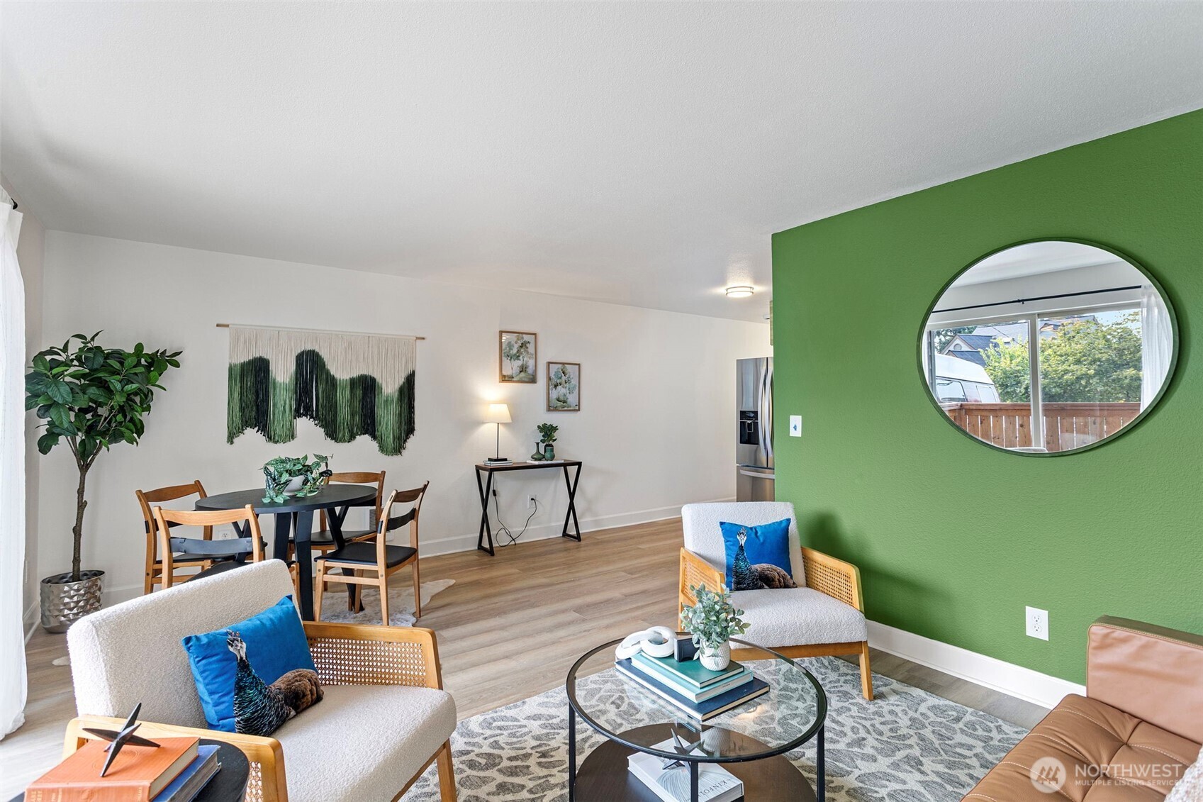 Fresh interior paint throughout