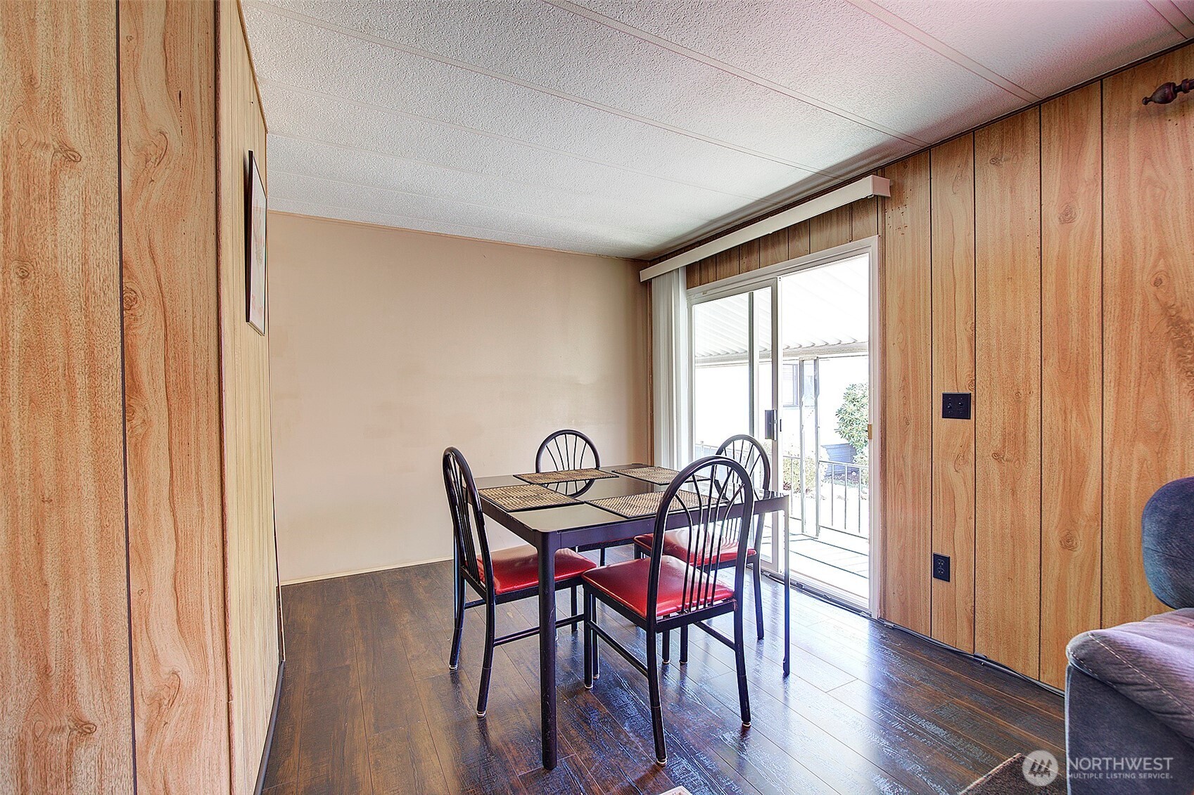 Dining room w/slider to West Deck